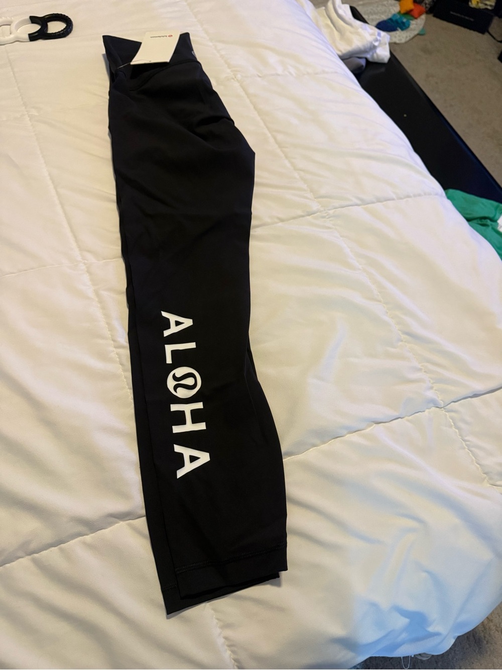 Brand new black Lululemon Aloha Wunder Under leggings size 6